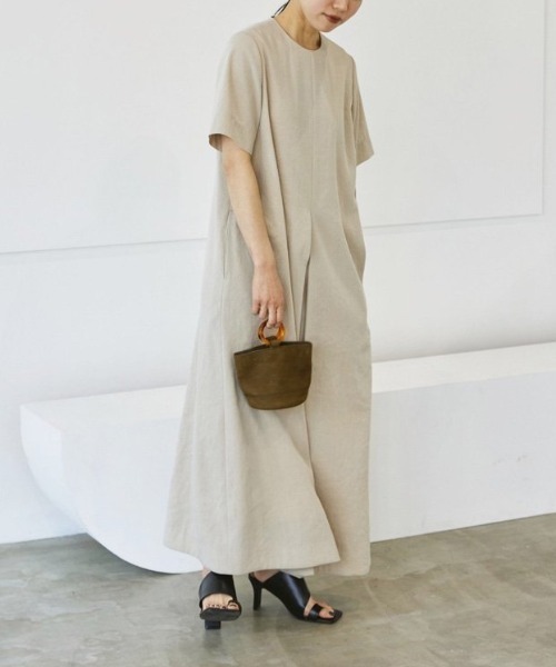 TODAYFUL(トゥデイフル)の「TODAYFUL(トゥデイフル) "Halfsleeve Tuck Dress"ハーフスリーブタックドレス/12110332(ワンピース・レディース・ブラック/ナチュラル・38/36)」の6枚目の写真