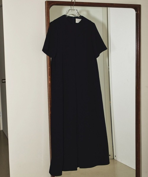 TODAYFUL(トゥデイフル)の「TODAYFUL(トゥデイフル) "Halfsleeve Tuck Dress"ハーフスリーブタックドレス/12110332(ワンピース・レディース・ブラック/ナチュラル・38/36)」の5枚目の写真