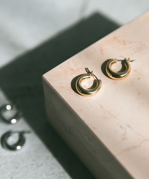 A part by（アパートバイ）の「フープピアス　280494（ピアス（両耳用）・レディース・シルバー/ゴールド・FREE）」の2枚目の写真