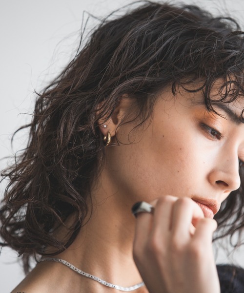 A part by（アパートバイ）の「フープピアス　280494（ピアス（両耳用）・レディース・シルバー/ゴールド・FREE）」の7枚目の写真