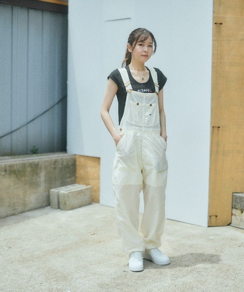 NIKE(ナイキ)の「W AIR FORCE 1 '07 ESS DJ9945-100(スニーカー・レディース・ホワイト系その他・22.5cm/23.5cm/24.5cm/23.0cm/24.0cm/25.0cm/25.5cm)」の3枚目の写真