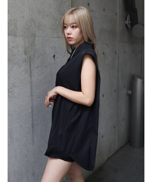 EVRIS(エヴリス)の「パワーショルダーノースリシャツ(シャツ/ブラウス・レディース・ホワイト/ブラック/パープル・FREE)」の4枚目の写真