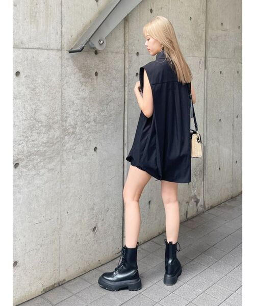 EVRIS(エヴリス)の「パワーショルダーノースリシャツ(シャツ/ブラウス・レディース・ホワイト/ブラック/パープル・FREE)」の8枚目の写真