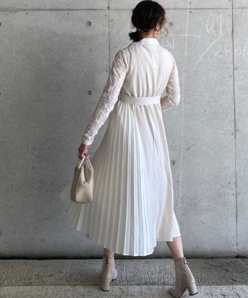 deux amour（ドゥーザムール）の「サイドプリーツ開襟シャツワンピース（シャツワンピース・レディース・グレー/アイボリー/モカ/ダークブラック/グレイッシュブルー/ベージュ/ブラック/ホワイト・MEDIUM）」の13枚目の写真
