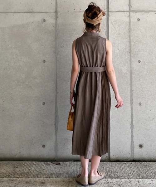 deux amour（ドゥーザムール）の「サイドプリーツ開襟シャツワンピース（シャツワンピース・レディース・グレー/アイボリー/モカ/ダークブラック/グレイッシュブルー/ベージュ/ブラック/ホワイト・MEDIUM）」の21枚目の写真