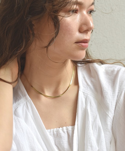 LHME（エルエイチエムイー）の「LHME スネークチェーンネックレス/サージカルステンレス316L（金属アレルギー対応）（ネックレス・レディース・シルバー/ゴールド・40cm/45cm/50cm）」の12枚目の写真