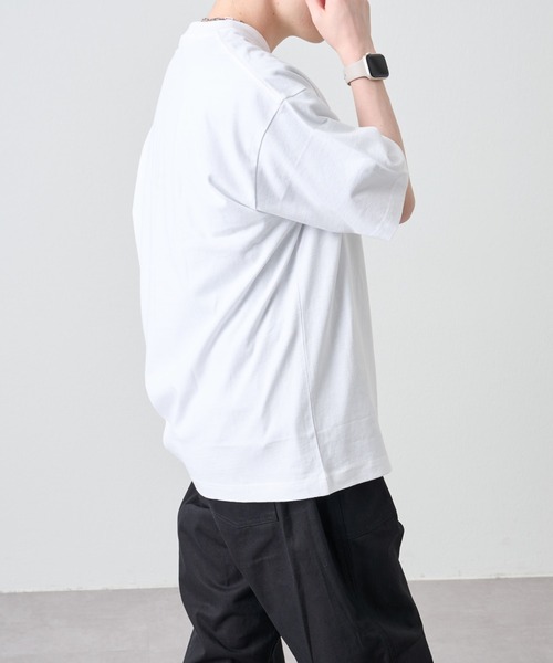 COLONY 2139(コロニートゥーワンスリーナイン)の「ロゴラバープリントBIGシルエットTシャツ / グリッタープリント(Tシャツ/カットソー・メンズ・ホワイト/ブラック/グレイッシュベージュ・MEDIUM/LARGE)」の11枚目の写真