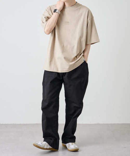 COLONY 2139(コロニートゥーワンスリーナイン)の「ロゴラバープリントBIGシルエットTシャツ / グリッタープリント(Tシャツ/カットソー・メンズ・ホワイト/ブラック/グレイッシュベージュ・MEDIUM/LARGE)」の8枚目の写真