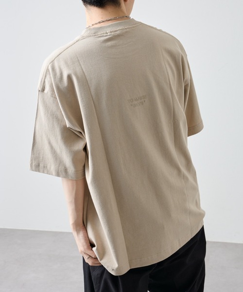 COLONY 2139(コロニートゥーワンスリーナイン)の「ロゴラバープリントBIGシルエットTシャツ / グリッタープリント(Tシャツ/カットソー・メンズ・ホワイト/ブラック/グレイッシュベージュ・MEDIUM/LARGE)」の12枚目の写真