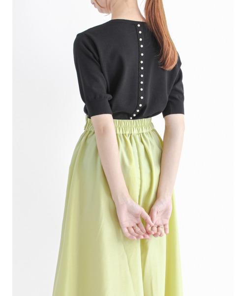 Te chichi（テチチ）の「バックパール釦ニット（ニット/セーター・レディース・ブラック/レッド/オフホワイト/チャコール・ﾌﾘ-）」の3枚目の写真