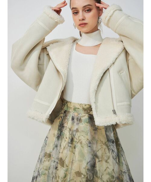 MERCURYDUO(マーキュリーデュオ)の「フェイクムートンビッグカラーボンバージャケット(ブルゾン・レディース・オフホワイト・SMALL/MEDIUM)」の5枚目の写真