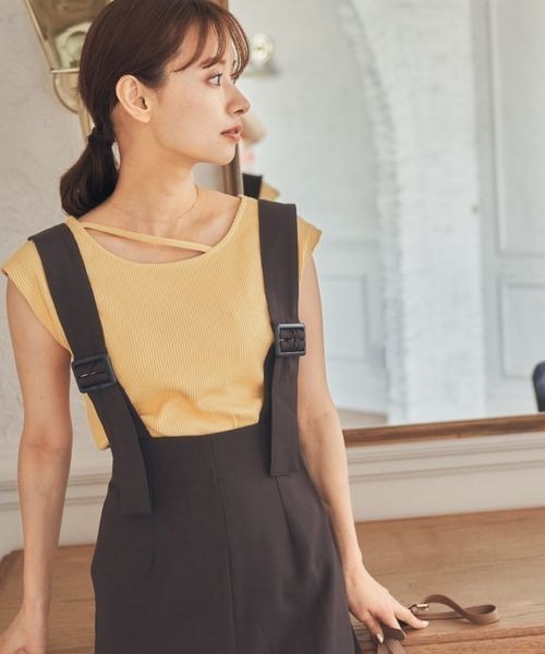 mysty woman(ミスティウーマン)の「ストリング2WAYプルオーバー 352406(Tシャツ/カットソー・レディース・ブラック/オフホワイト/イエロー・FREE)」の3枚目の写真