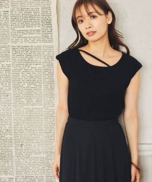 mysty woman(ミスティウーマン)の「ストリング2WAYプルオーバー 352406(Tシャツ/カットソー・レディース・ブラック/オフホワイト/イエロー・FREE)」の9枚目の写真