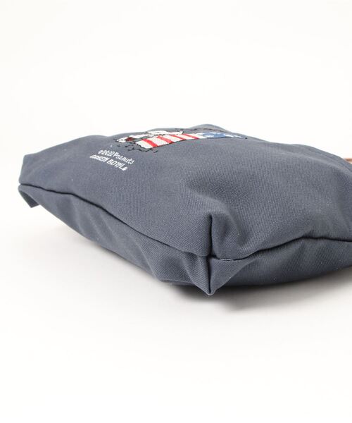 SNOOPY×OLD BETTY'S（スヌーピーカケルオールドベティーズ）の「スヌーピー【SNOOPY】Canvas Sacoche Bag/スヌーピーサコッシュバッグ（ショルダーバッグ・レディース・グリーン系その他2/ベージュ/ブルー系その他2/ベージュ系その他2/ダークブルー/ダークグリーン・FREE）」の8枚目の写真