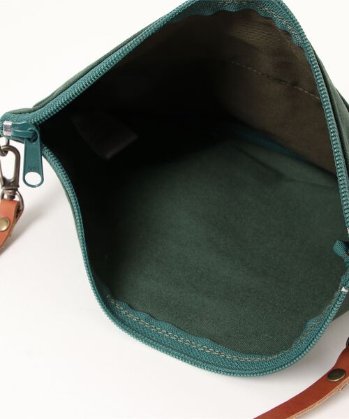 SNOOPY×OLD BETTY'S（スヌーピーカケルオールドベティーズ）の「スヌーピー【SNOOPY】Canvas Sacoche Bag/スヌーピーサコッシュバッグ（ショルダーバッグ・レディース・グリーン系その他2/ベージュ/ブルー系その他2/ベージュ系その他2/ダークブルー/ダークグリーン・FREE）」の11枚目の写真