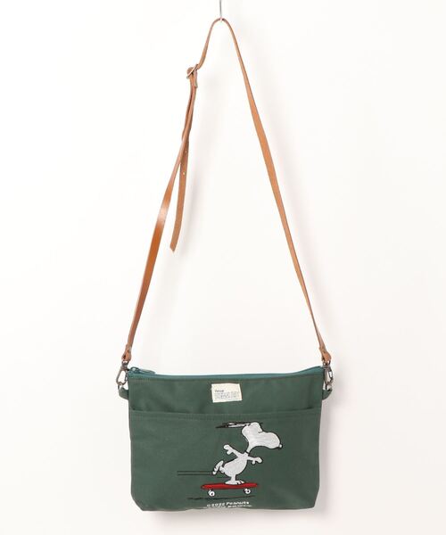 SNOOPY×OLD BETTY'S（スヌーピーカケルオールドベティーズ）の「スヌーピー【SNOOPY】Canvas Sacoche Bag/スヌーピーサコッシュバッグ（ショルダーバッグ・レディース・グリーン系その他2/ベージュ/ブルー系その他2/ベージュ系その他2/ダークブルー/ダークグリーン・FREE）」の3枚目の写真