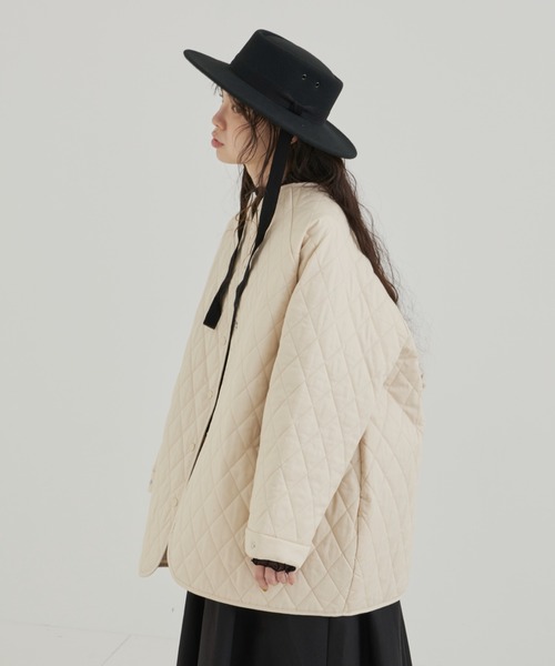 Libra Cue（リブラ キュー）の「キルティングショートコート（ノーカラーコート・レディース・アイボリー/ブラック/カーキ・FREE）」の4枚目の写真