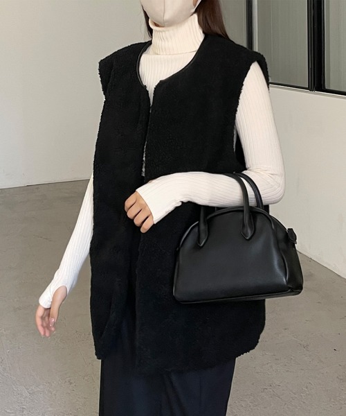 Louere(ルエレ)の「パイピングネックボアベスト(ベスト・レディース・アイボリー/ブラック/モカ・MEDIUM/SMALL)」の10枚目の写真