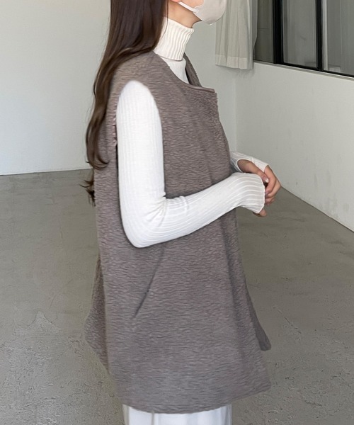 Louere(ルエレ)の「パイピングネックボアベスト(ベスト・レディース・アイボリー/ブラック/モカ・MEDIUM/SMALL)」の13枚目の写真