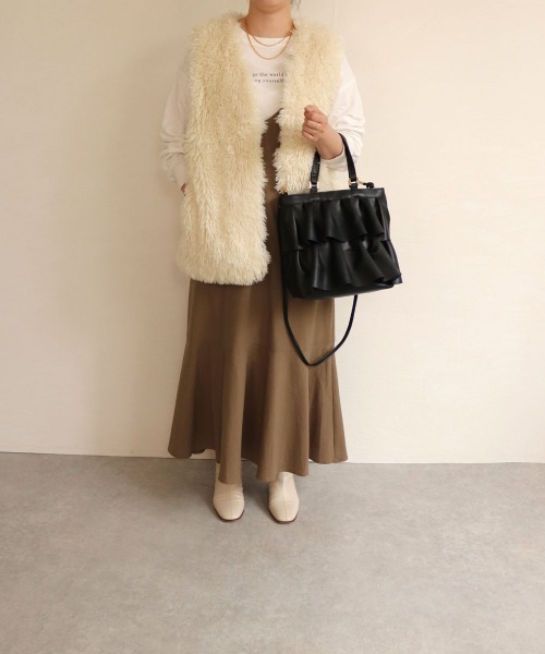 MIAN （ミアン）の「フリル2wayトートバッグ（トートバッグ・レディース・セージグリーン/グレイッシュベージュ/ブラウン/ブラック・FREE）」の6枚目の写真