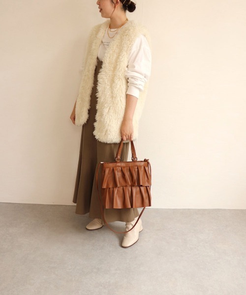 MIAN （ミアン）の「フリル2wayトートバッグ（トートバッグ・レディース・セージグリーン/グレイッシュベージュ/ブラウン/ブラック・FREE）」の11枚目の写真