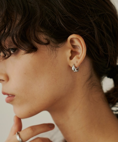 Aunt Marie's（アントマリーズ）の「ワンタッチフープピアス / ドロップフープピアス（ピアス（両耳用）・レディース・シルバー/ゴールド・FREE）」の7枚目の写真