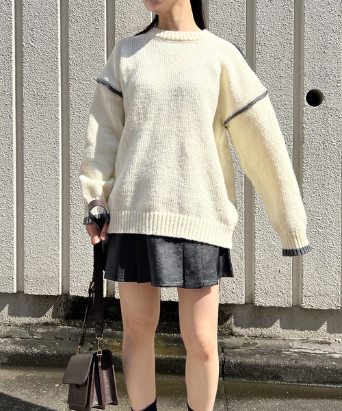 Jewelobe（ジュエローブ）の「バイカラーニットプルオーバー（ニット/セーター・レディース・アイボリー/モカ/チャコールグレー・FREE）」の2枚目の写真