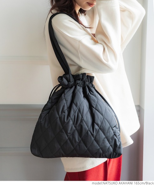 coca(coca)(コカ)の「キルティング巾着バッグ(ショルダーバッグ・レディース・ブラック/カーキ・ONE SIZE)」の5枚目の写真