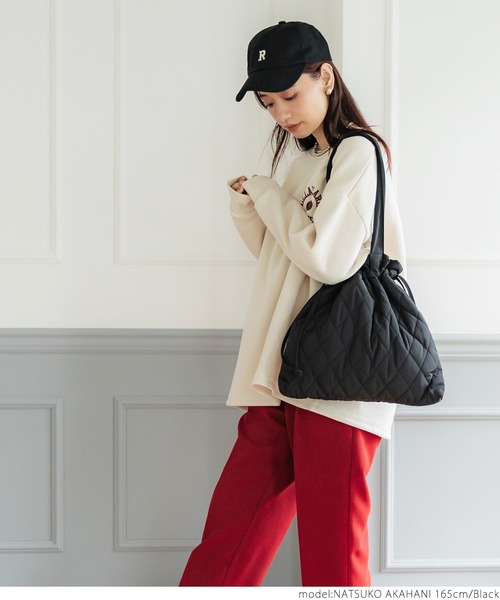 coca(coca)(コカ)の「キルティング巾着バッグ(ショルダーバッグ・レディース・ブラック/カーキ・ONE SIZE)」の6枚目の写真