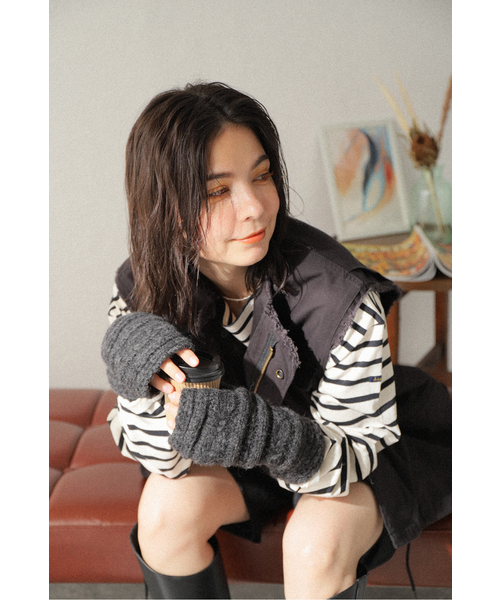 Calimar（カリマール）の「【Calimar/カリマール】ALPACA/NYLON CABLE MITON:ケーブルミトン（手袋・レディース・チャコールグレー/ブラウン系その他/ライトグレー・FREE）」の6枚目の写真