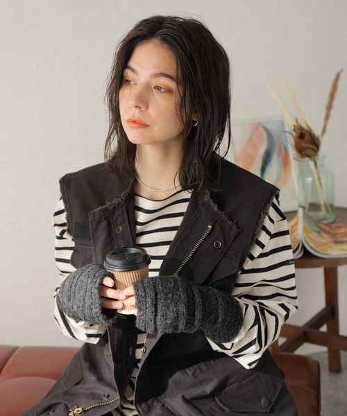 Calimar（カリマール）の「【Calimar/カリマール】ALPACA/NYLON CABLE MITON:ケーブルミトン（手袋・レディース・チャコールグレー/ブラウン系その他/ライトグレー・FREE）」の10枚目の写真