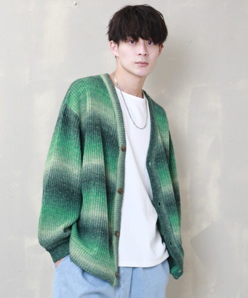 SPINNS（スピンズ）の「【ゆったりシルエット】グラデーション カラーカーディガン（カーディガン/ボレロ・メンズ・グリーン/ブラック/レインボー・ONESIZE）」の3枚目の写真