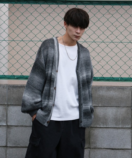 SPINNS（スピンズ）の「【ゆったりシルエット】グラデーション カラーカーディガン（カーディガン/ボレロ・メンズ・グリーン/ブラック/レインボー・ONESIZE）」の10枚目の写真