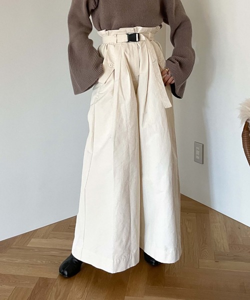 archives(アルシーヴ)の「【Limited item】WIDE FLARE TACK PANTS(その他パンツ・レディース・アイボリー/オリーブ・MEDIUM)」の14枚目の写真