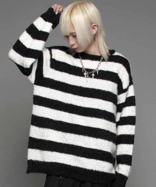 CavariA（キャバリア）の「『CavariA/キャバリア』ルーズシルエットクルーネックフェザーヤーンニットソー（ニット/セーター・メンズ・ベージュ/グレー/ホワイト×ブラック/オフホワイト/ブラック/グレー系/レッド系・M/L）」の9枚目の写真