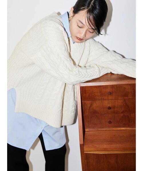 AMERICAN HOLIC（アメリカンホリック）の「ざっくりＶネックケーブルニットプルオーバー（ニット/セーター・レディース・ピンク/ライトグレー系2/アイボリー/ネイビー/サックスブルー・M/L）」の21枚目の写真