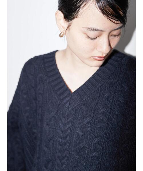 AMERICAN HOLIC（アメリカンホリック）の「ざっくりＶネックケーブルニットプルオーバー（ニット/セーター・レディース・ピンク/ライトグレー系2/アイボリー/ネイビー/サックスブルー・M/L）」の9枚目の写真