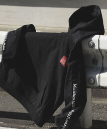 Manhattan Portage / 袖ロゴ プリント プルオーバーパーカー