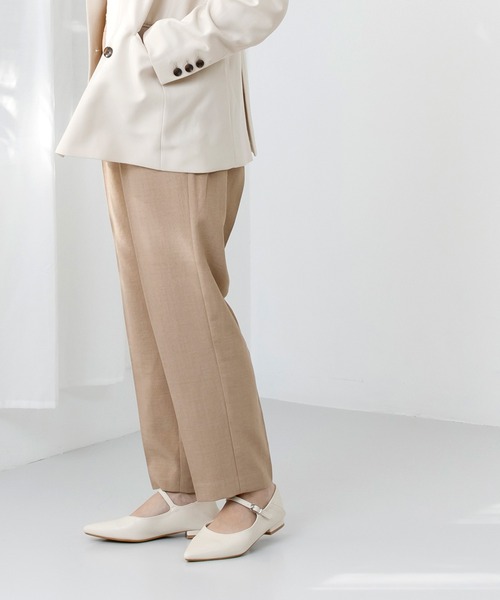 menue（メヌエ）の「ポインテッドトゥストラップパンプス（パンプス・レディース・アイボリー/グレイッシュベージュ/ブラック/イエロー・22.0cm/22.5cm/23.0cm/23.5cm/24.0cm/24.5cm/25.0cm/25.5cm/26.0cm）」の11枚目の写真