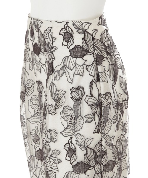 MERCURYDUO（マーキュリーデュオ）の「チュールラインフラワーエンブロイダリータイトスカート（スカート・レディース・アイボリー/ラベンダー・SMALL/MEDIUM）」の18枚目の写真