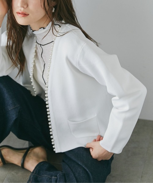 NANO universe（ナノユニバース）の「LB.04/WEB限定 パール付ライトスポンディッシュポケットカーデ（カーディガン/ボレロ・レディース・ブラック/ベージュ/ネイビー/ホワイト/サックスブルー・FREE）」の2枚目の写真