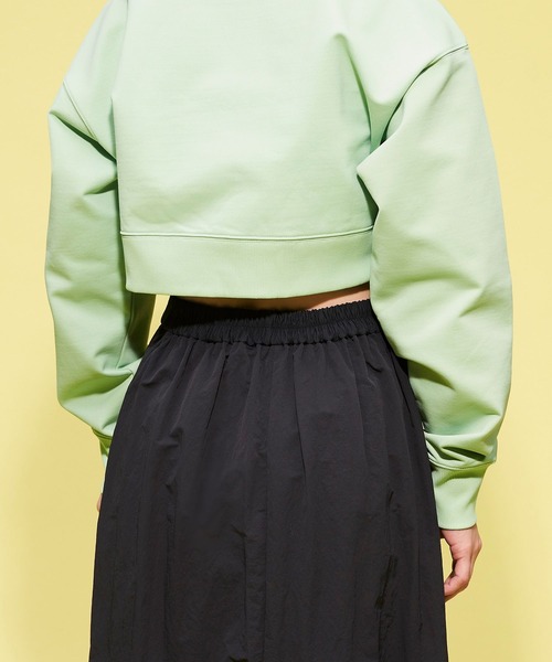 FOREVER 21(フォーエバー トゥエンティーワン)の「【STREET】ナイロンロングスカート(スカート・レディース・ブラック/ホワイト・FREE)」の11枚目の写真