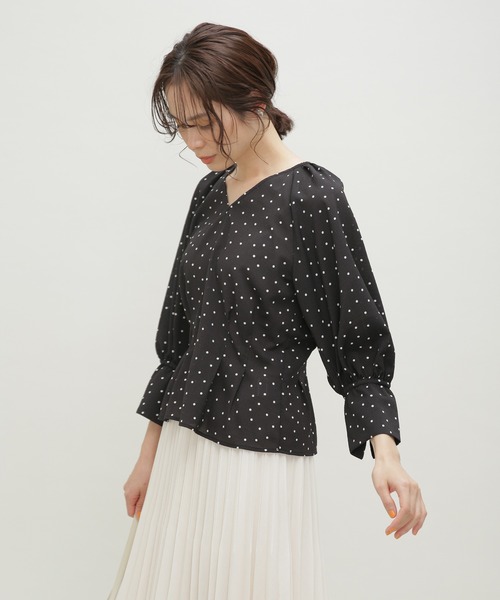 LB.03/ドットVネックウエストシェイプブラウス