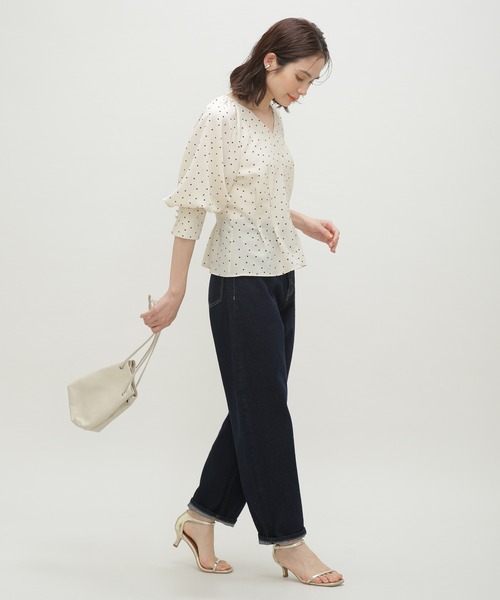 LB.03/ドットVネックウエストシェイプブラウス