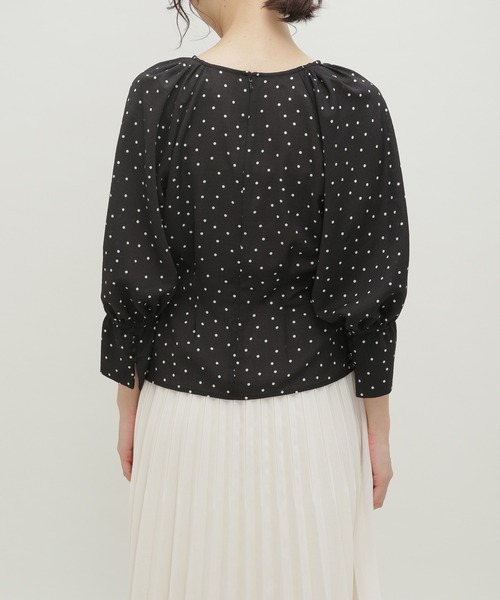 LB.03/ドットVネックウエストシェイプブラウス