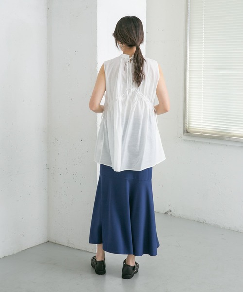 KBF(ケイビーエフ)の「ノースリーブドロストブラウス(シャツ/ブラウス・レディース・ホワイト/ブラック/グリーン・ONE)」の11枚目の写真