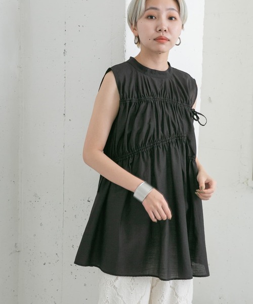 KBF(ケイビーエフ)の「ノースリーブドロストブラウス(シャツ/ブラウス・レディース・ホワイト/ブラック/グリーン・ONE)」の14枚目の写真