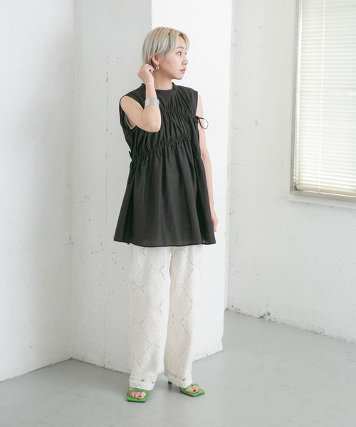 KBF(ケイビーエフ)の「ノースリーブドロストブラウス(シャツ/ブラウス・レディース・ホワイト/ブラック/グリーン・ONE)」の17枚目の写真