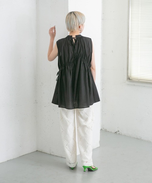 KBF(ケイビーエフ)の「ノースリーブドロストブラウス(シャツ/ブラウス・レディース・ホワイト/ブラック/グリーン・ONE)」の19枚目の写真