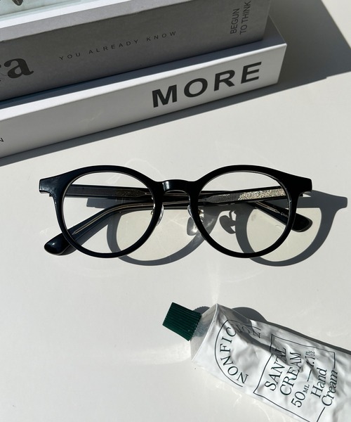 CEMONEMO(セモネモ)の「【UVカット】 ボストンフレーム メガネ(メガネ・レディース・ブラック/ブラウン/クリア・FREE)」の2枚目の写真